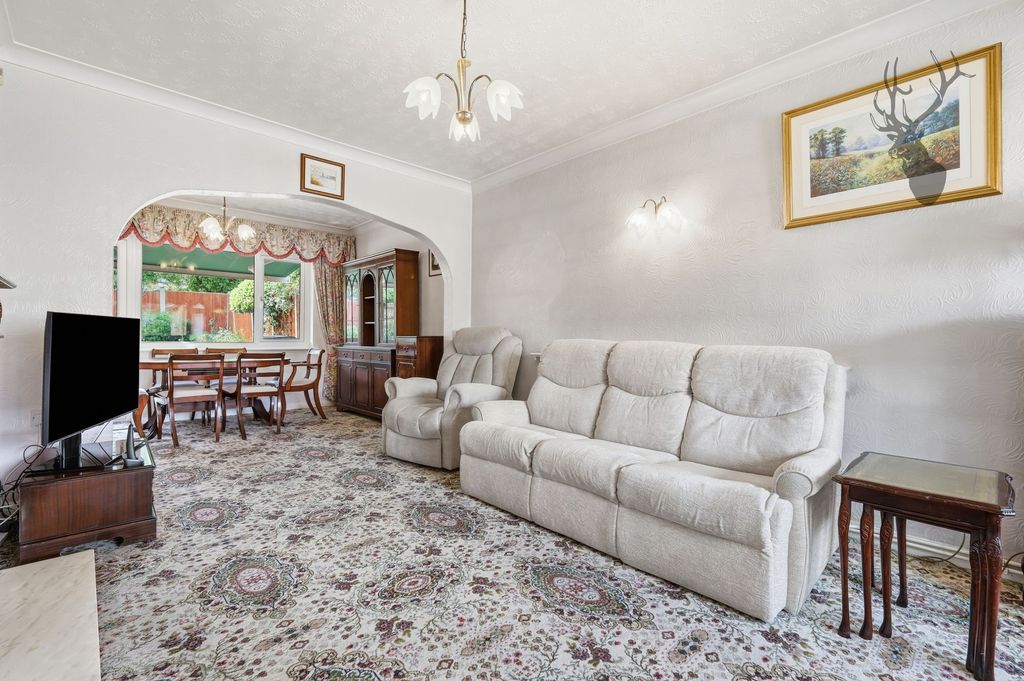 Property photo 2 of 25