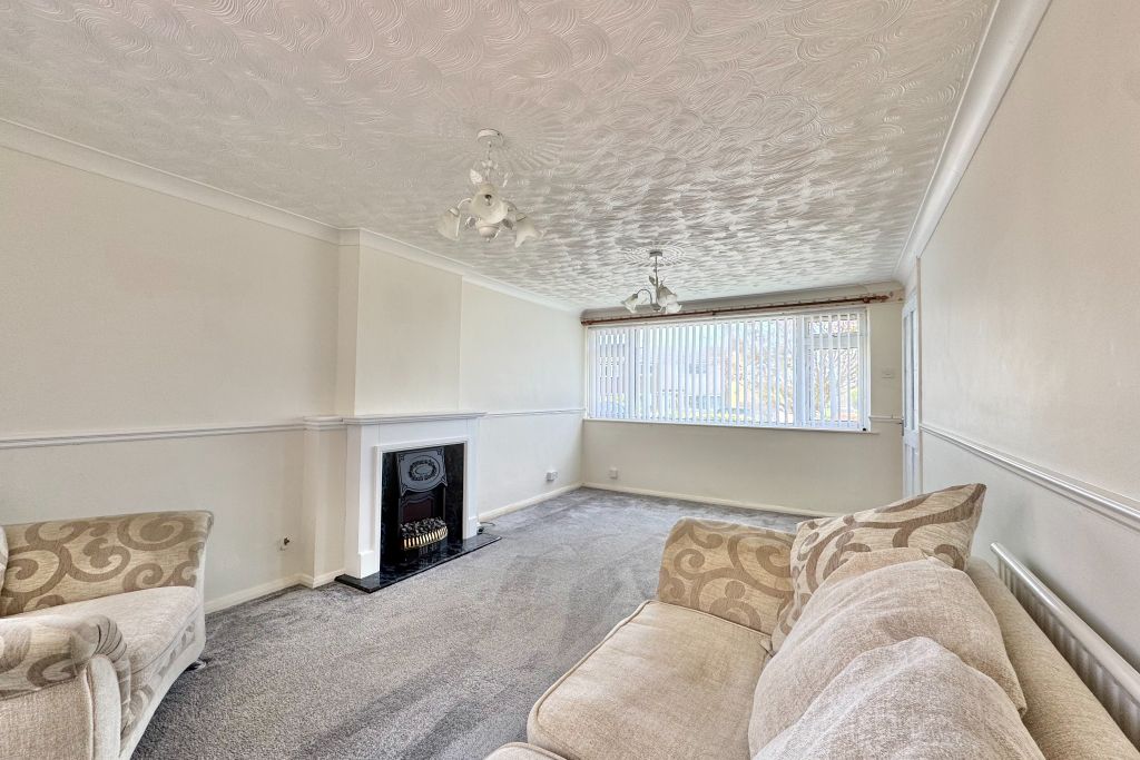 Property photo 2 of 13 Lounge