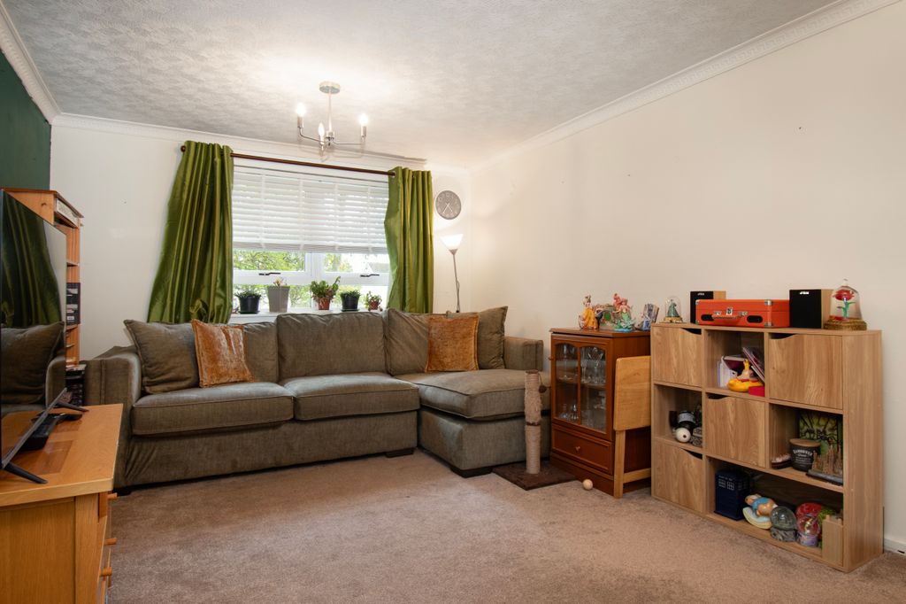 Property photo 3 of 18