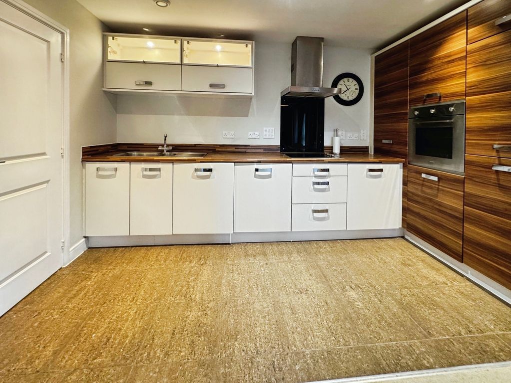 Property photo 2 of 8 Pbox-Img.Jpg