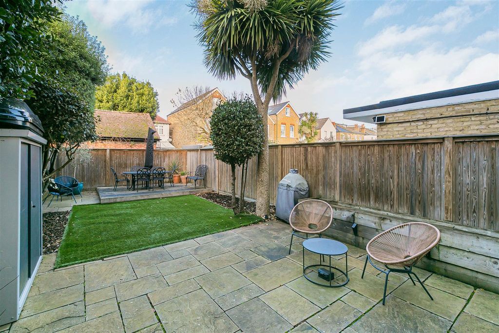 Property photo 3 of 21