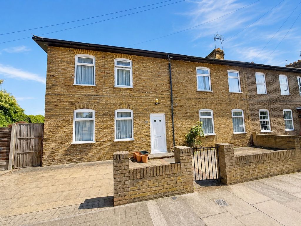 Property photo 1 of 3