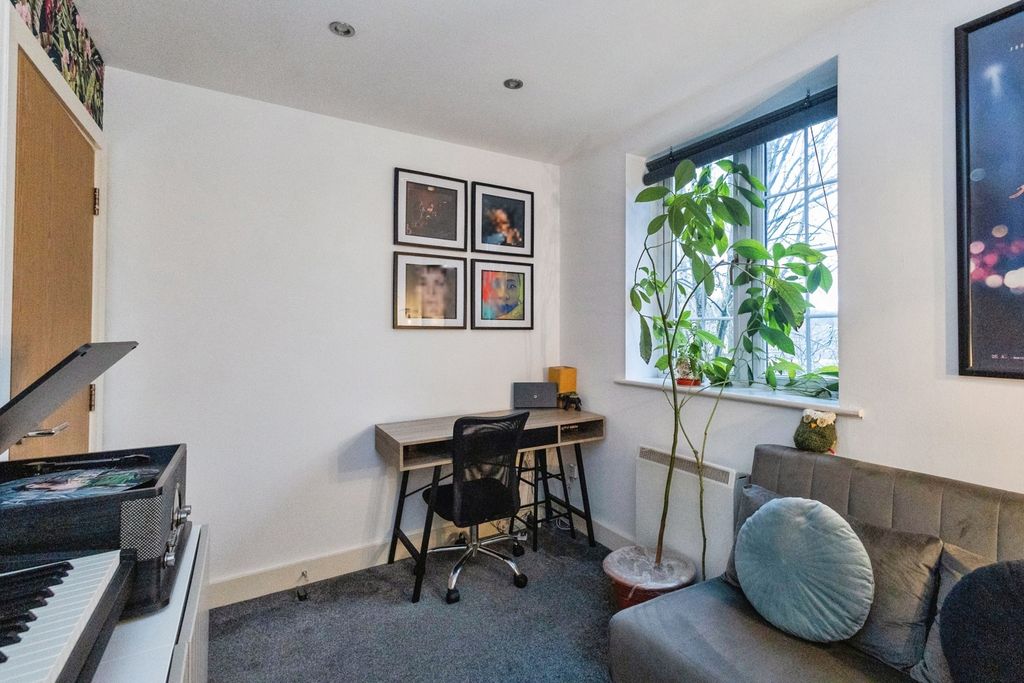 Property photo 2 of 23 Pbox-Img.Jpg