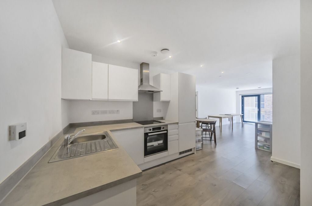 Property photo 2 of 17 1150070 (15)