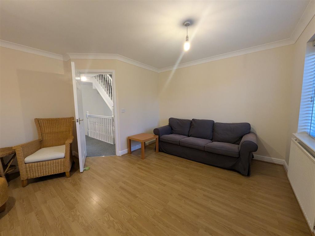 Property photo 2 of 21 Lounge