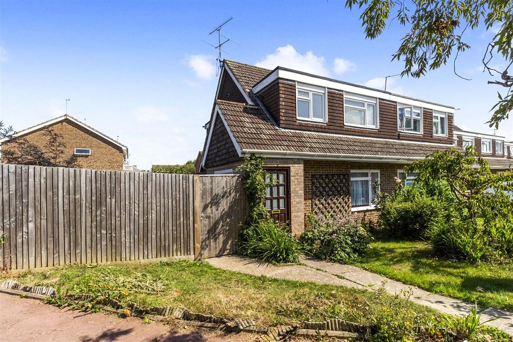 Property photo 1 of 22 Avlon Way, 1-001.Jpg