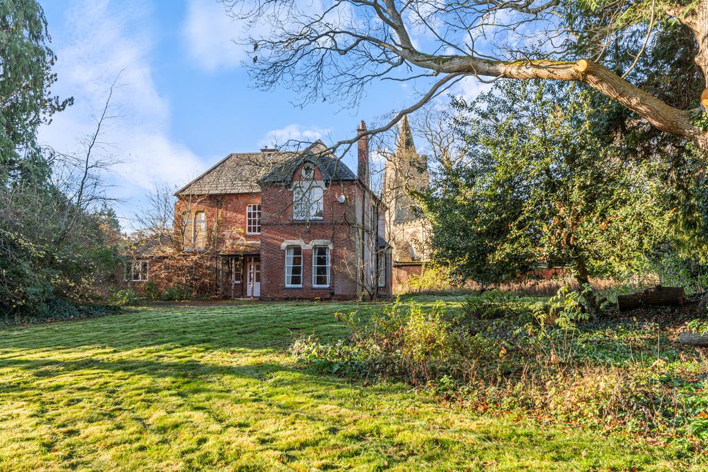 Property photo 3 of 24