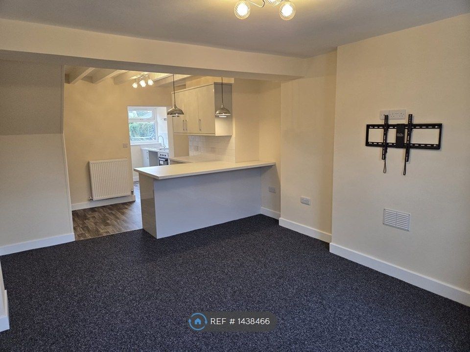 Property photo 2 of 11 Lounge / Diner - View To Rear