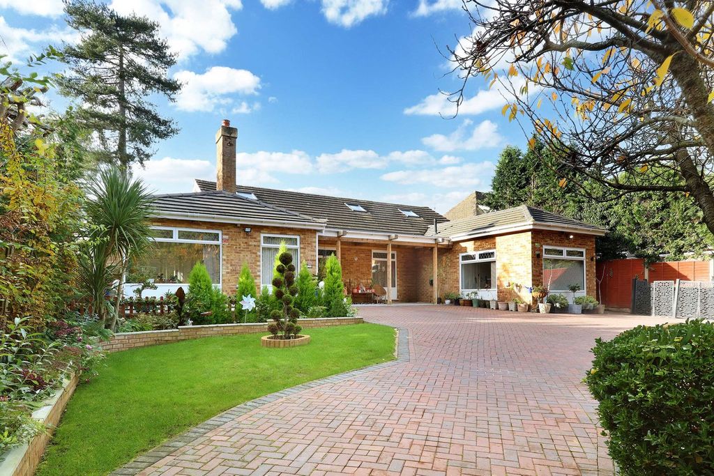 Property photo 1 of 18
