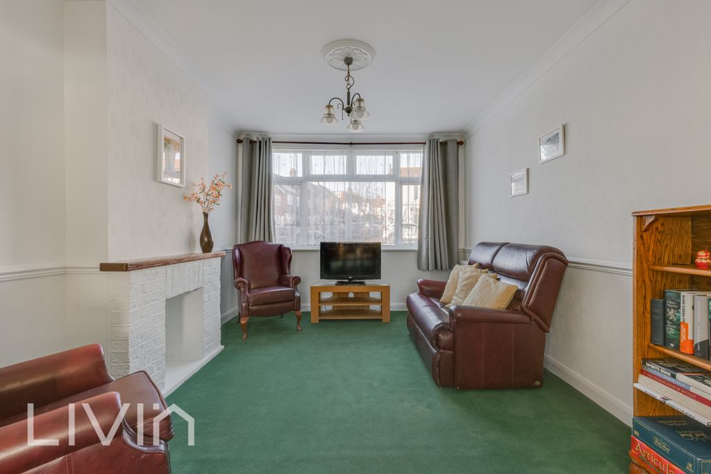 Property photo 3 of 20 214 Harrington Road, Se25 - 2