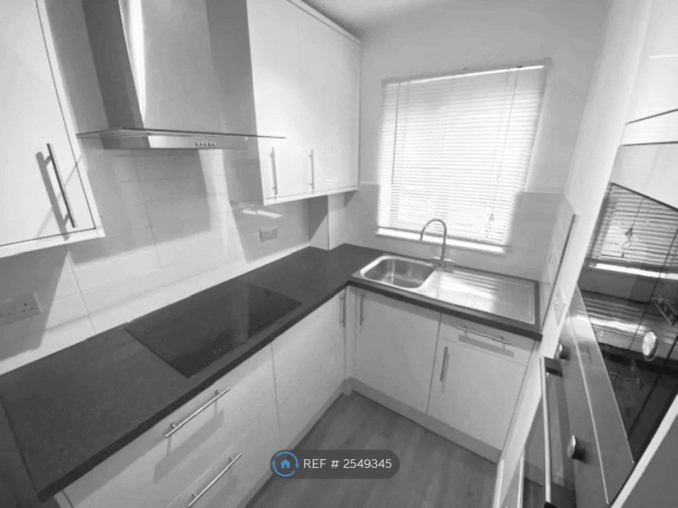 Property photo 2 of 26