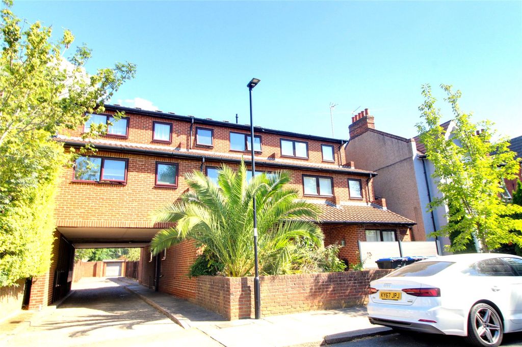 Property photo 1 of 8 Picture No. 21