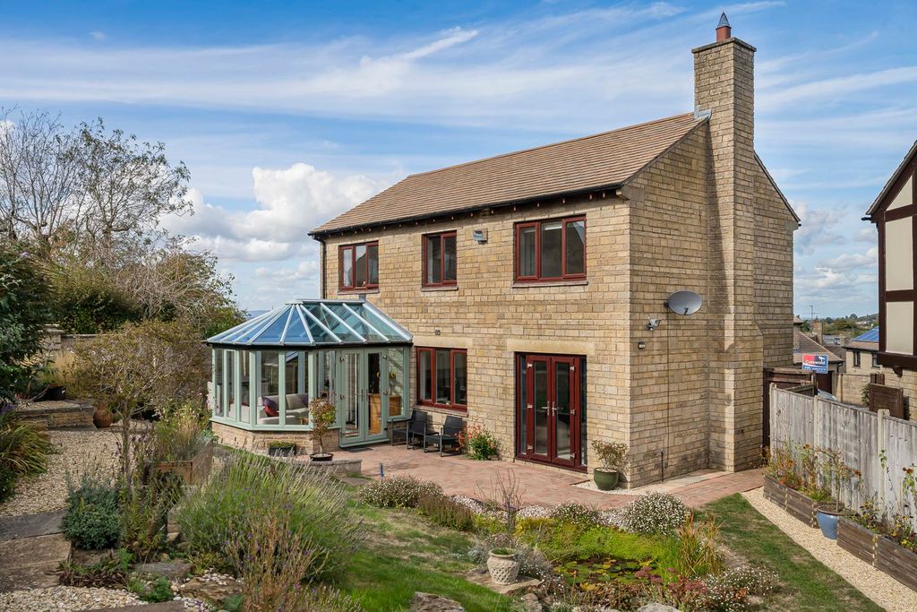 Property photo 2 of 50