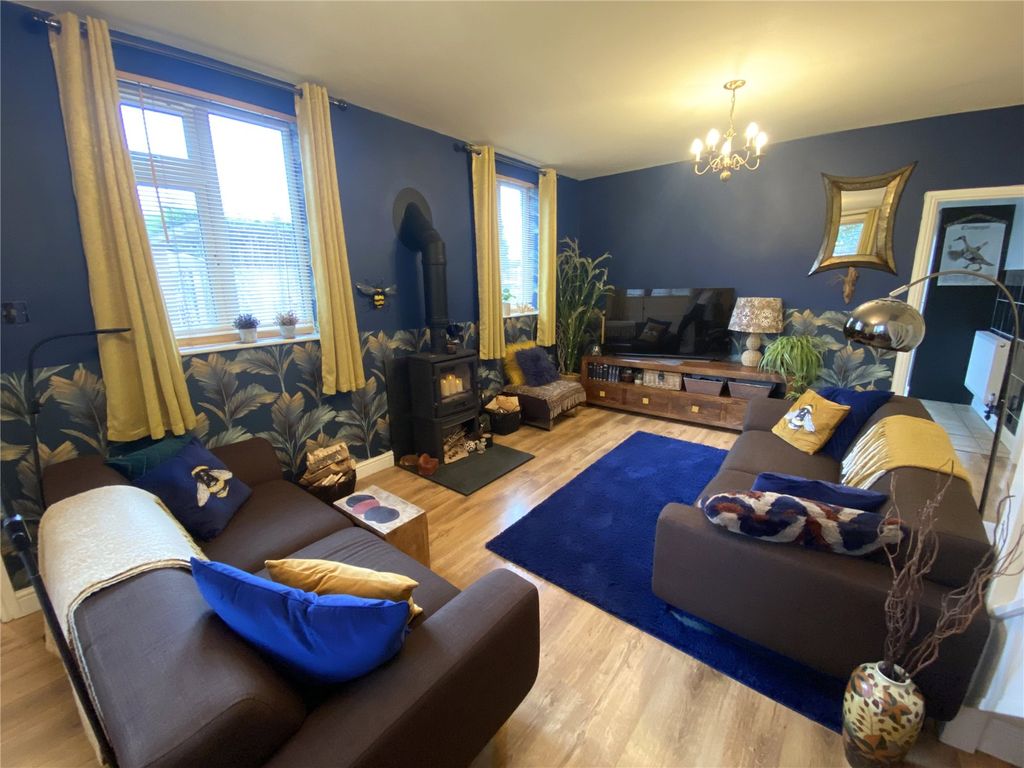 Property photo 2 of 23 Picture No. 18