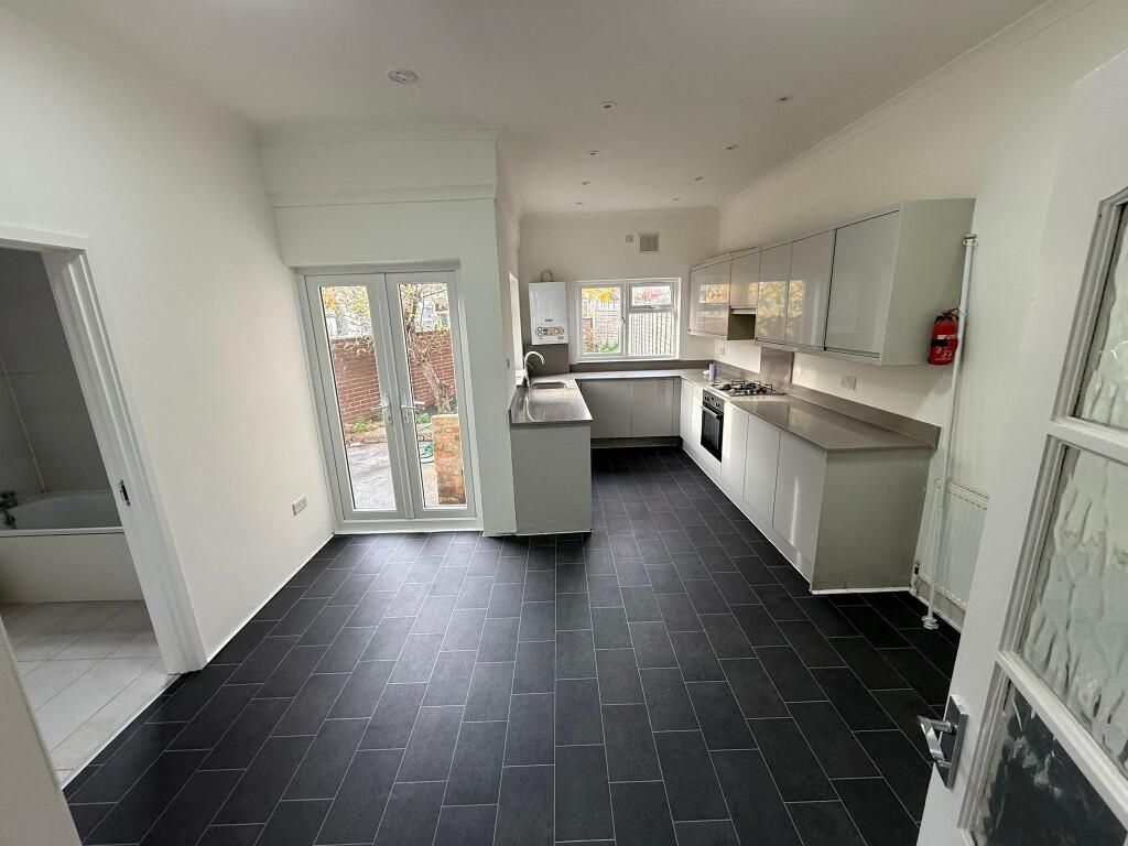 Property photo 2 of 24