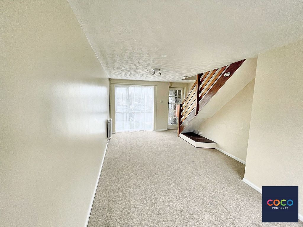 Property photo 2 of 11 Sitting Room