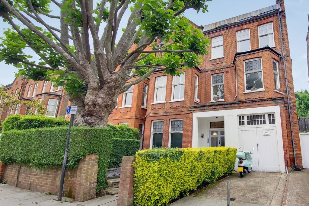 Property photo 2 of 11