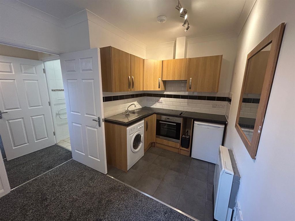 Property photo 2 of 7 Kitchen.Jpg