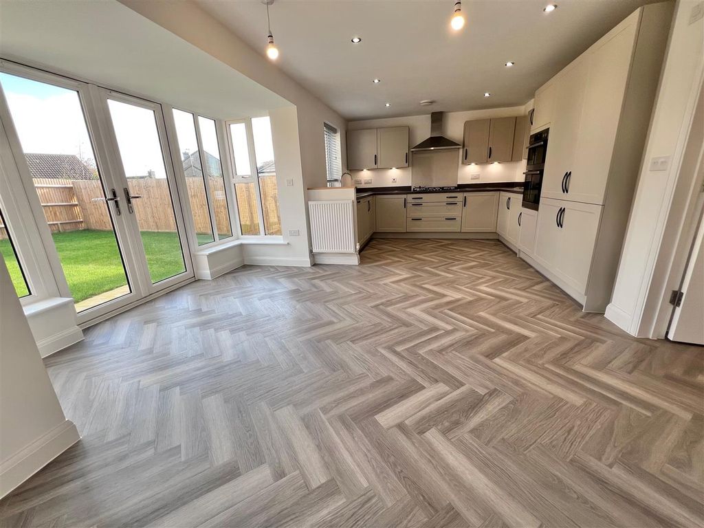 Property photo 3 of 19 Kitchen 1.Jpg
