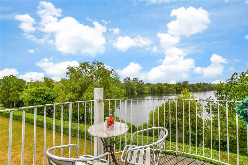Property photo 1 of 13 Balcony / Terrace