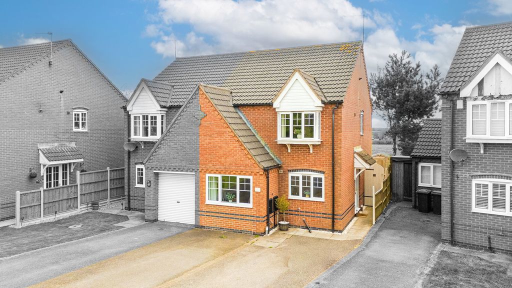 Property photo 1 of 28