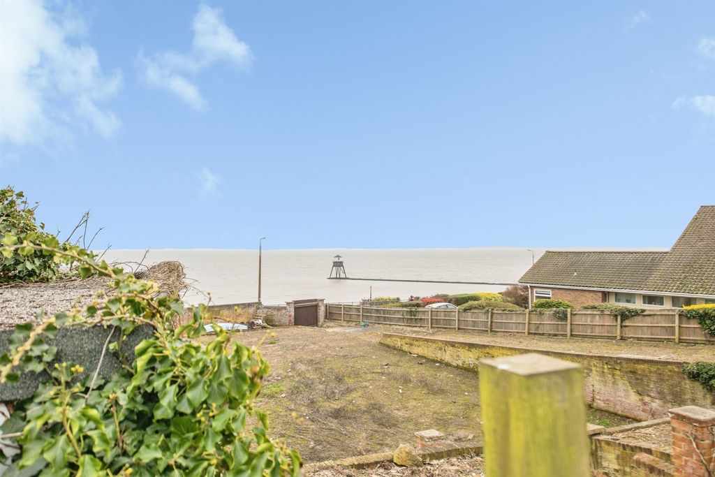 Additional image 10 of 6 bed semi-detached house for saleFronks Road, Harwich CO12