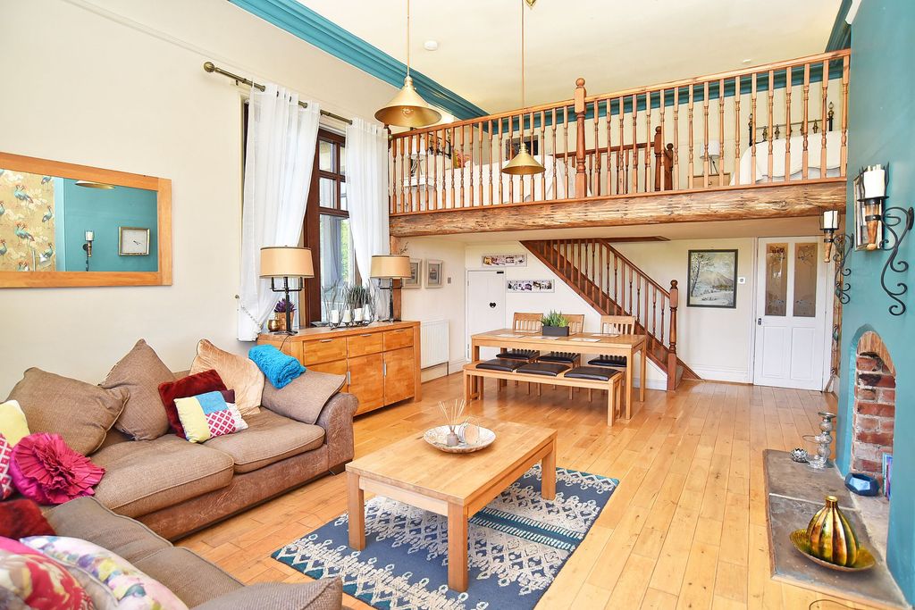 Property photo 3 of 38