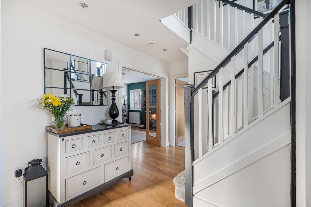 Property photo 3 of 24 48_74459.Jpg