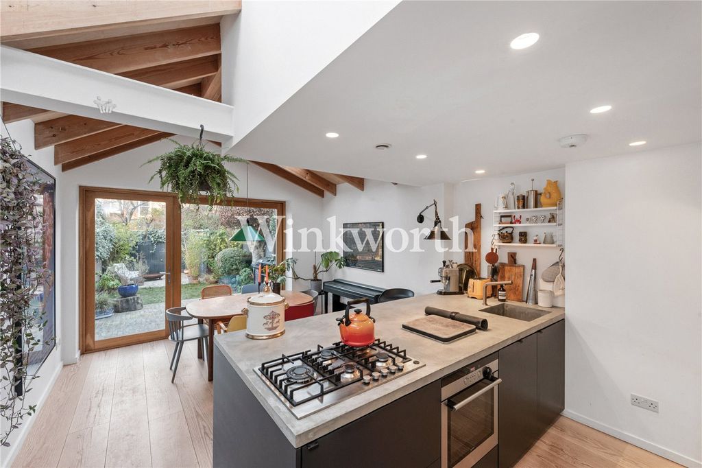 Property photo 2 of 40 Picture No. 59