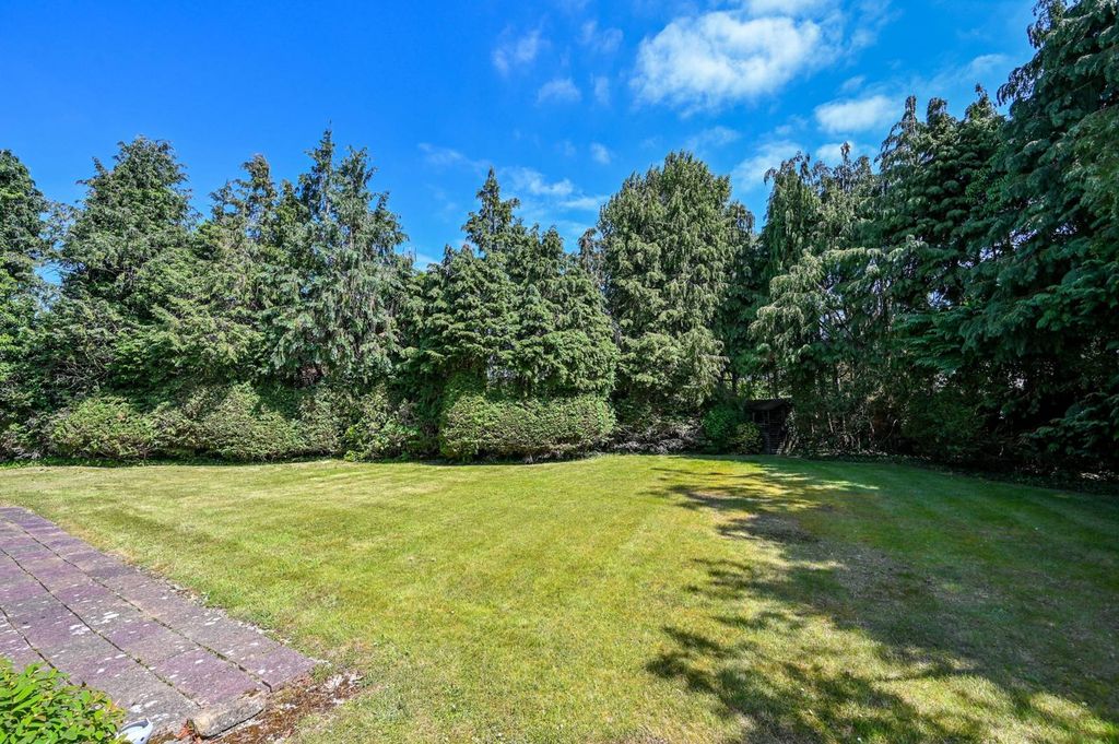 Property photo 2 of 11
