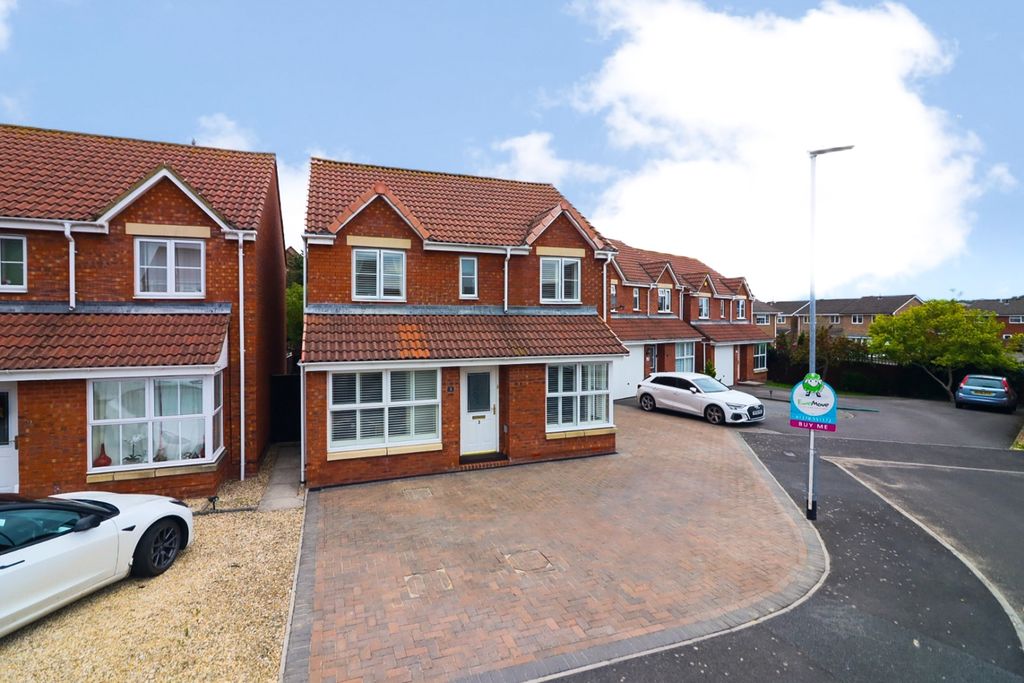 Property photo 1 of 36 Image00008