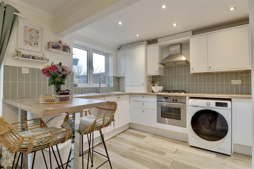 Property photo 2 of 20 304Ef1A1-5Ab0-4CC8-Ac60-B8B9Fe6Ad814_1_201_A.Jpeg