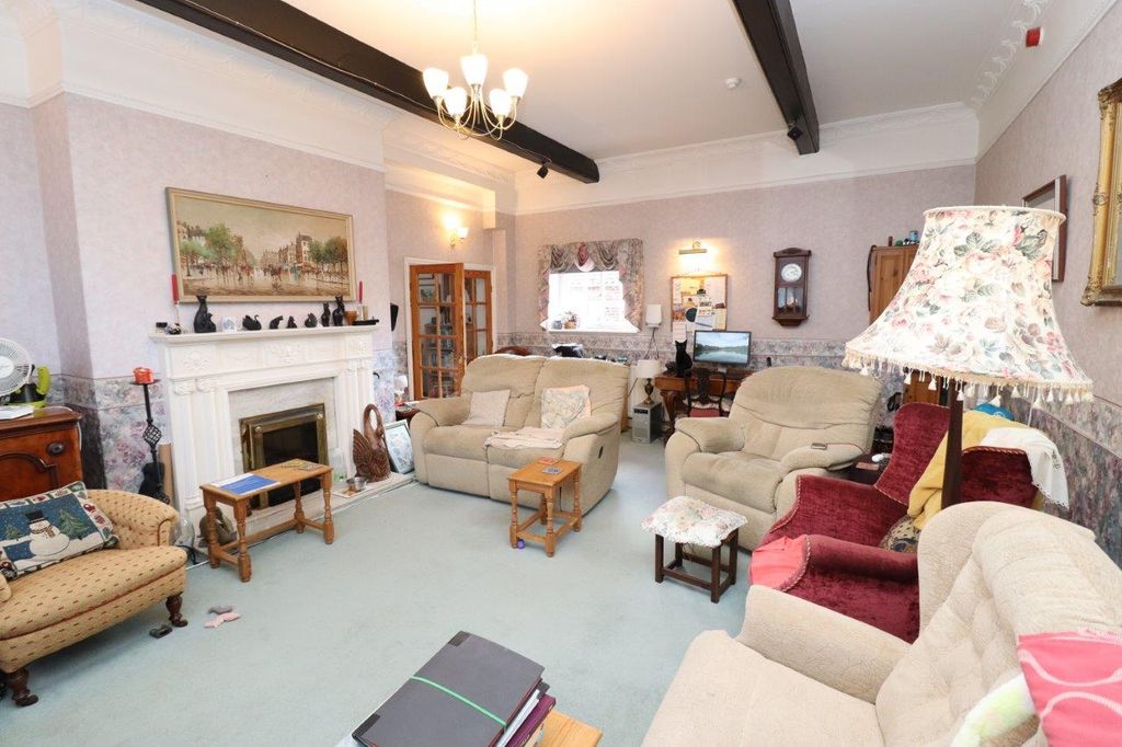 Property photo 2 of 23