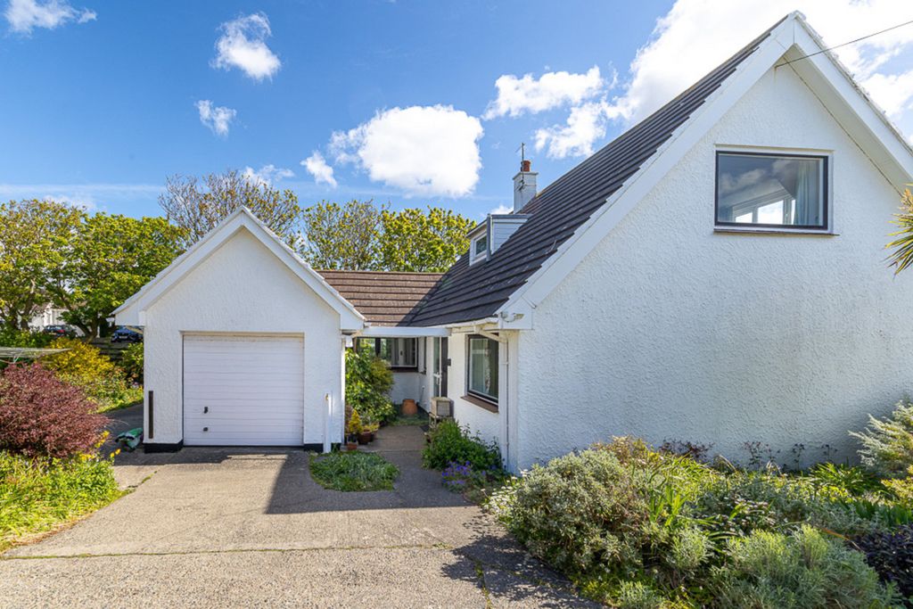 Property photo 3 of 46