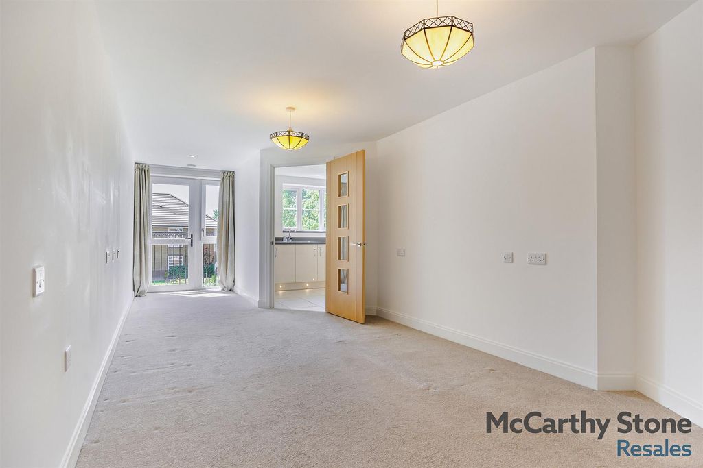 Property photo 1 of 25 8649322-Interior02-800.Jpg