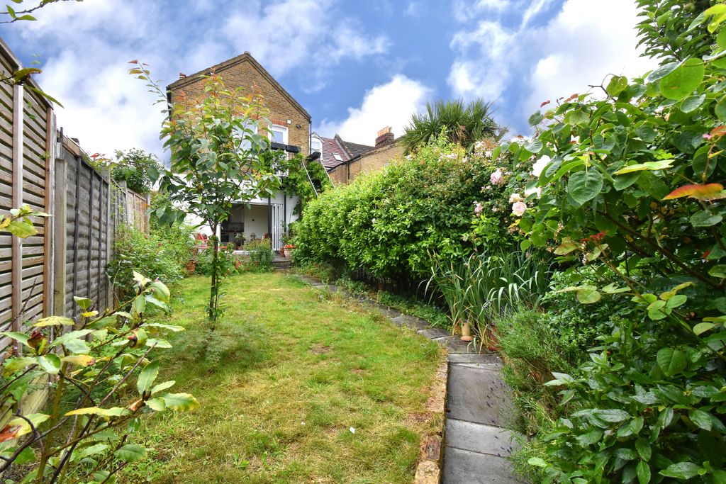 Property photo 2 of 19