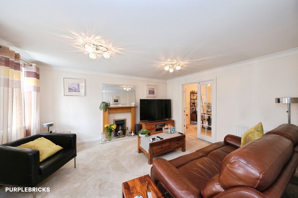 Property photo 2 of 40