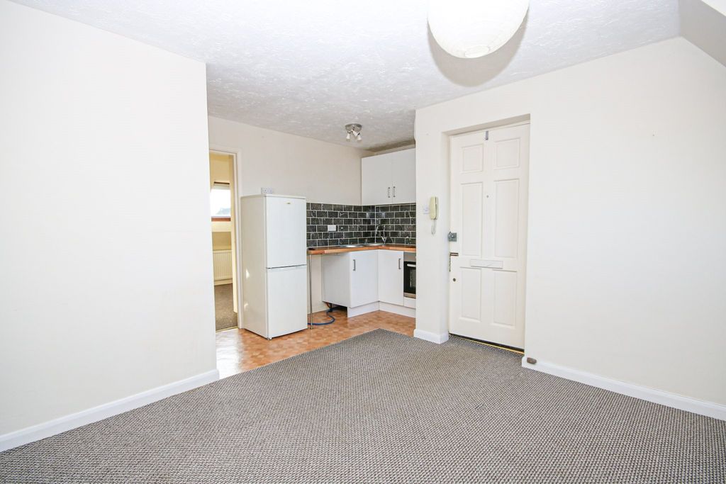 Property photo 3 of 8 4-Img_7304