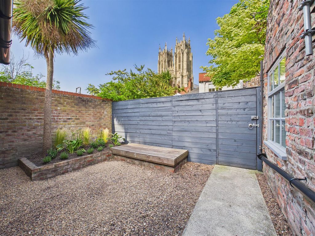 Property photo 2 of 12 Outside