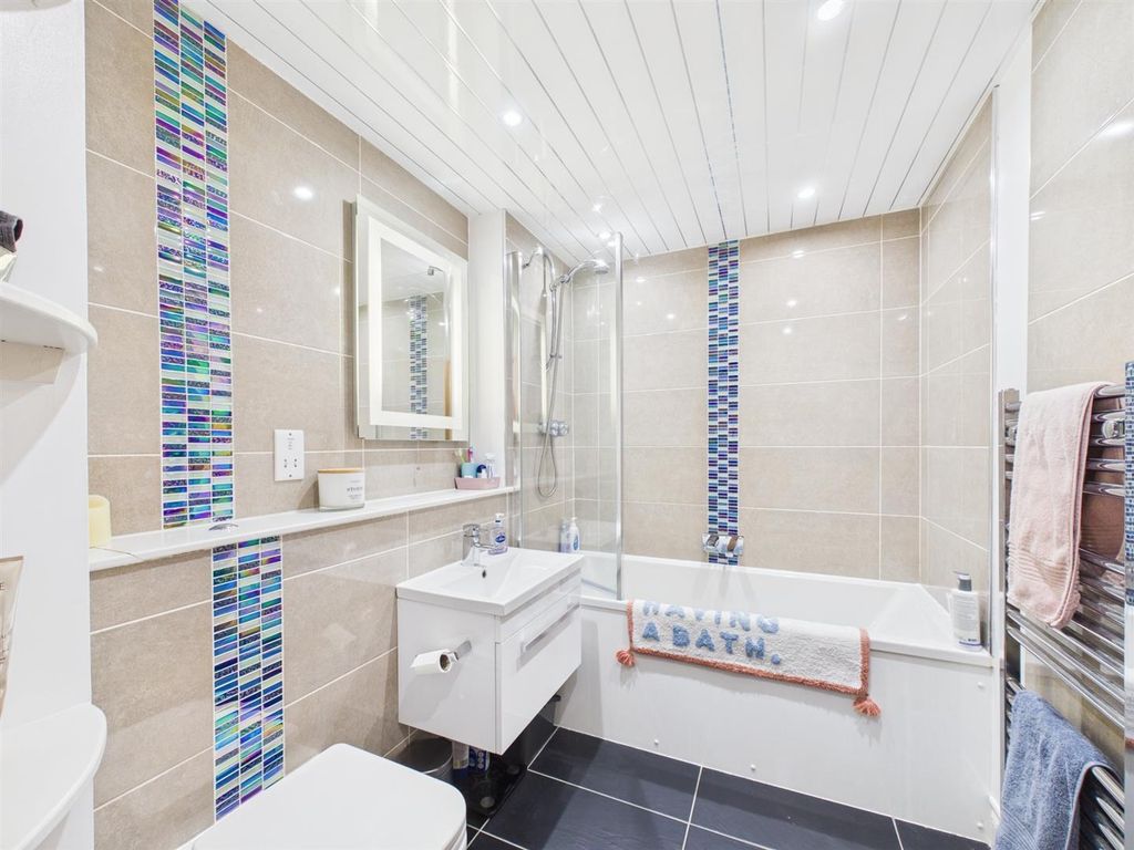 Additional image 12 of 3 bed flat for saleFlat 1, Craigiebank House, Moredun Square, Perth PH2