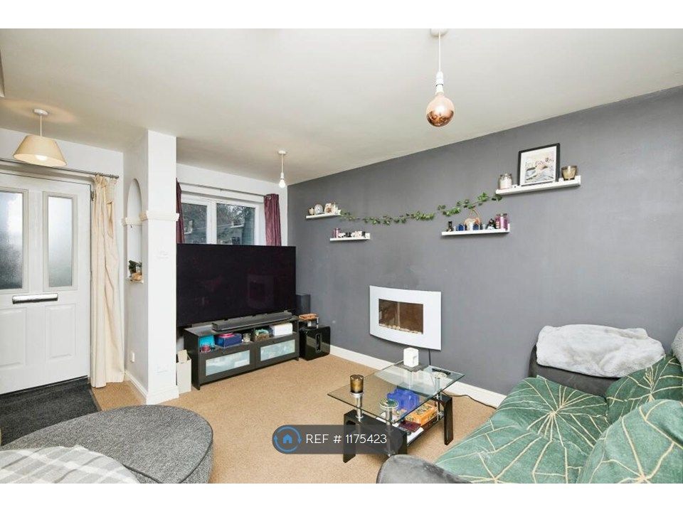 Property photo 3 of 10 Lounge