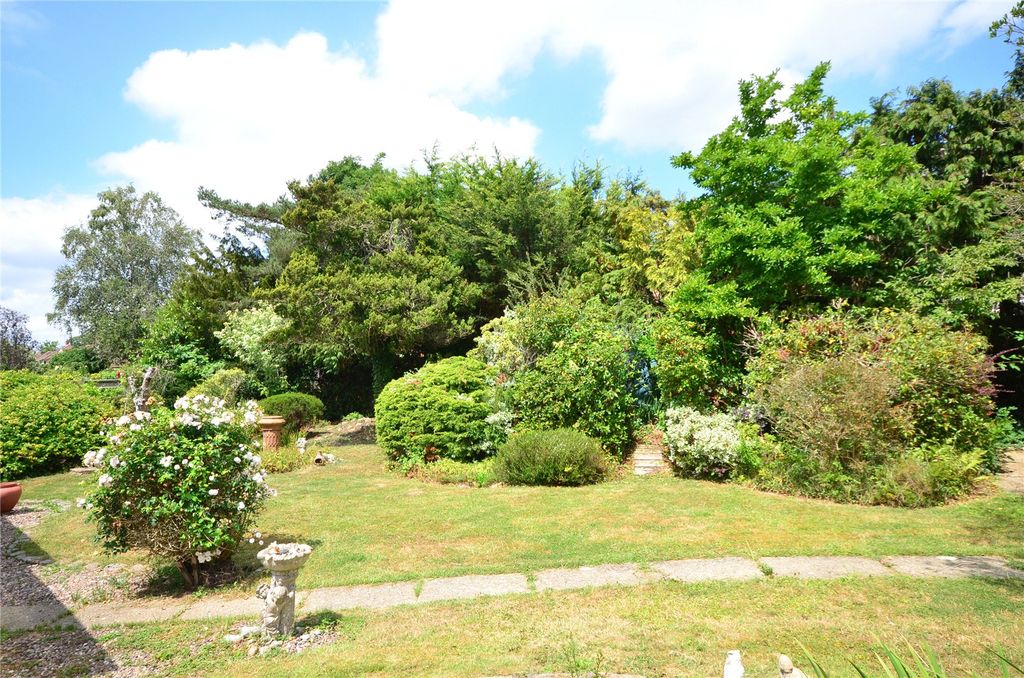 Property photo 3 of 14 Garden