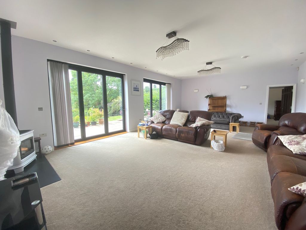 Property photo 2 of 19 Living Room