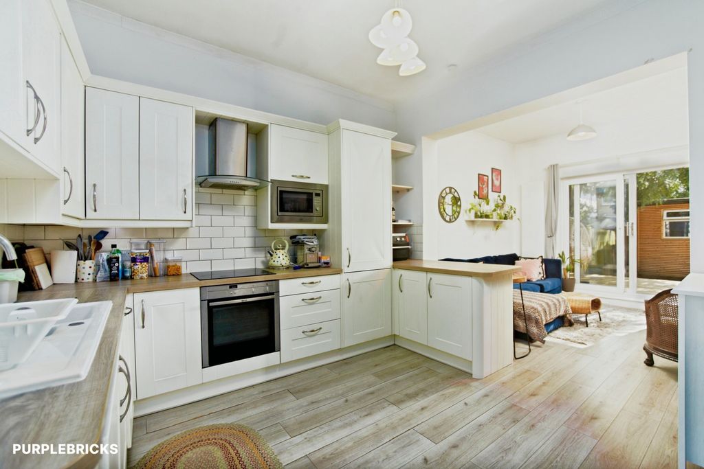 Property photo 1 of 18 Kitchen/Diner