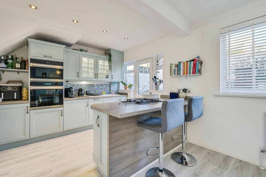 Property photo 2 of 18 Photo