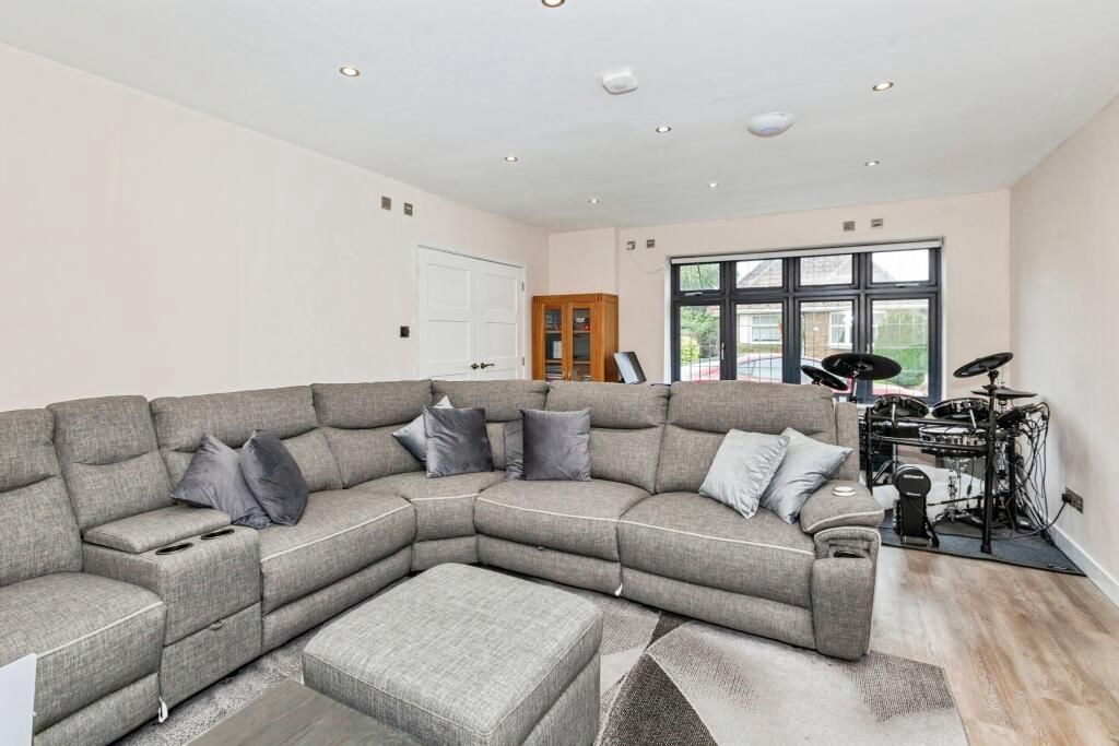 Property photo 2 of 19 4d840Ec7-d9E2-4Fd5-8321-E3c3c135c5Ab.Jpg