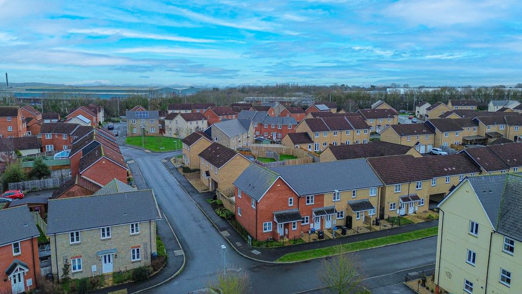 Property photo 2 of 15 4893613