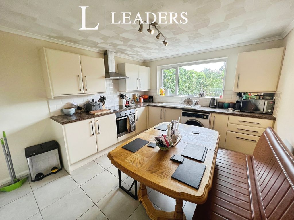 Property photo 3 of 11 3