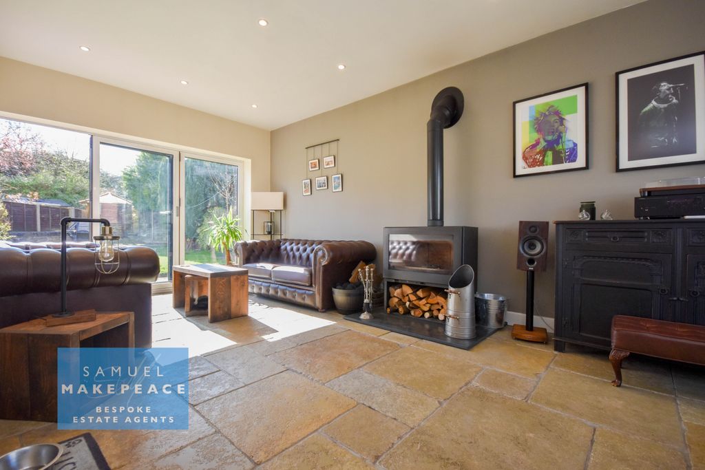 Property photo 3 of 47 Gallery