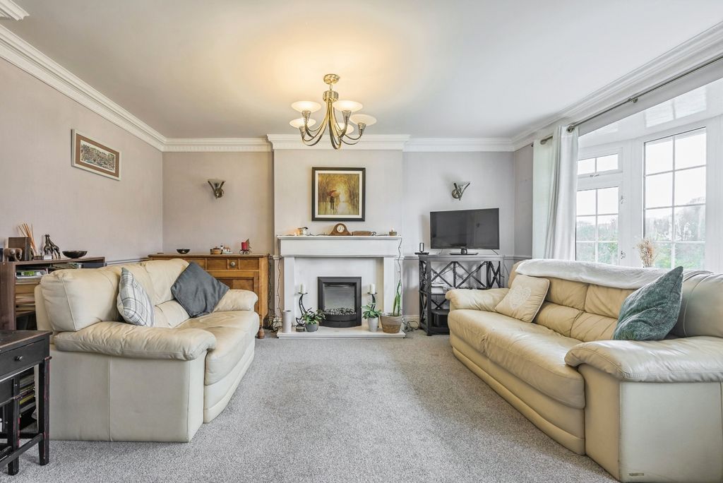 Property photo 2 of 19 Photo